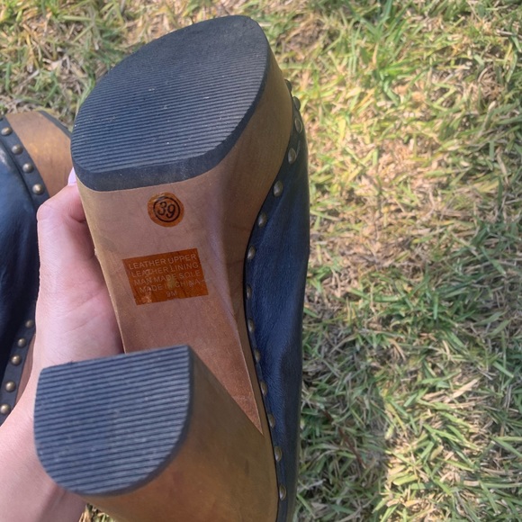 Platform leather with wood shoes - Picture 3 of 11